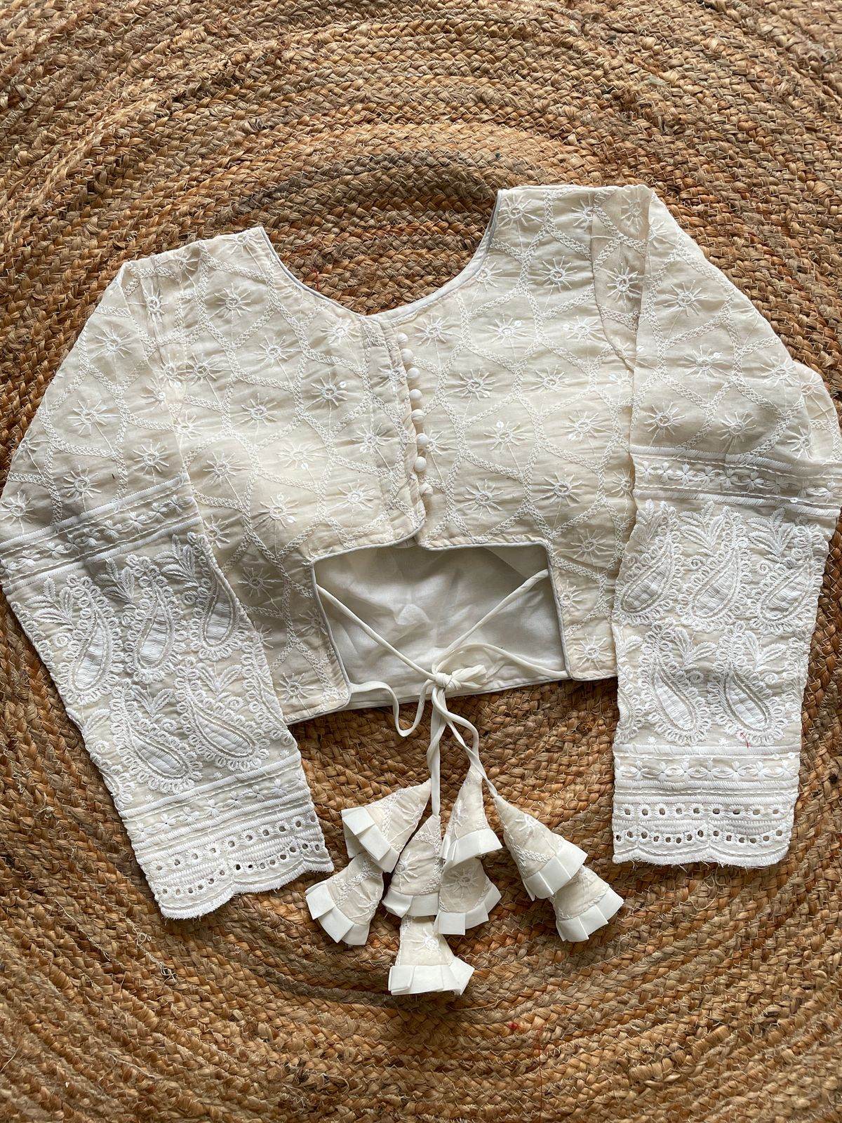 hakoba pompom blouse in off-white - rpd fashion