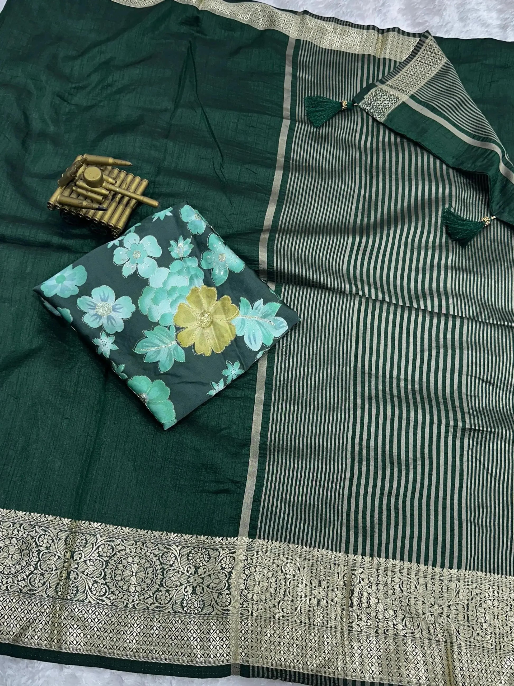 Green saree with floral patterns and gold border - RPD Fashion