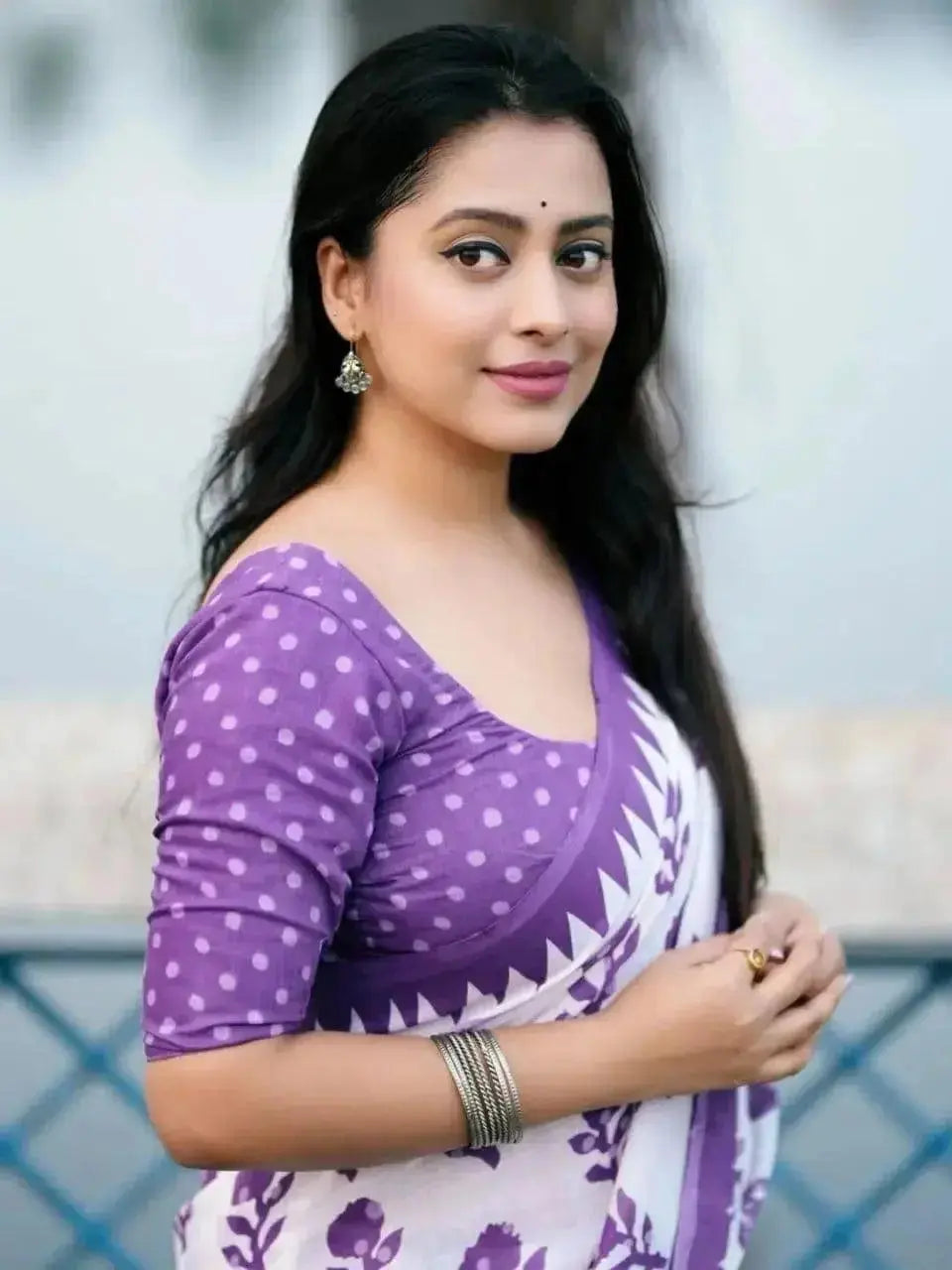 printed cotton saree for women | pink & white floral print daily wear saree - rpd fashion