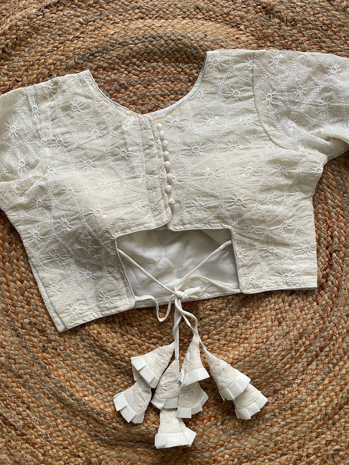 hakoba pompom  blouse