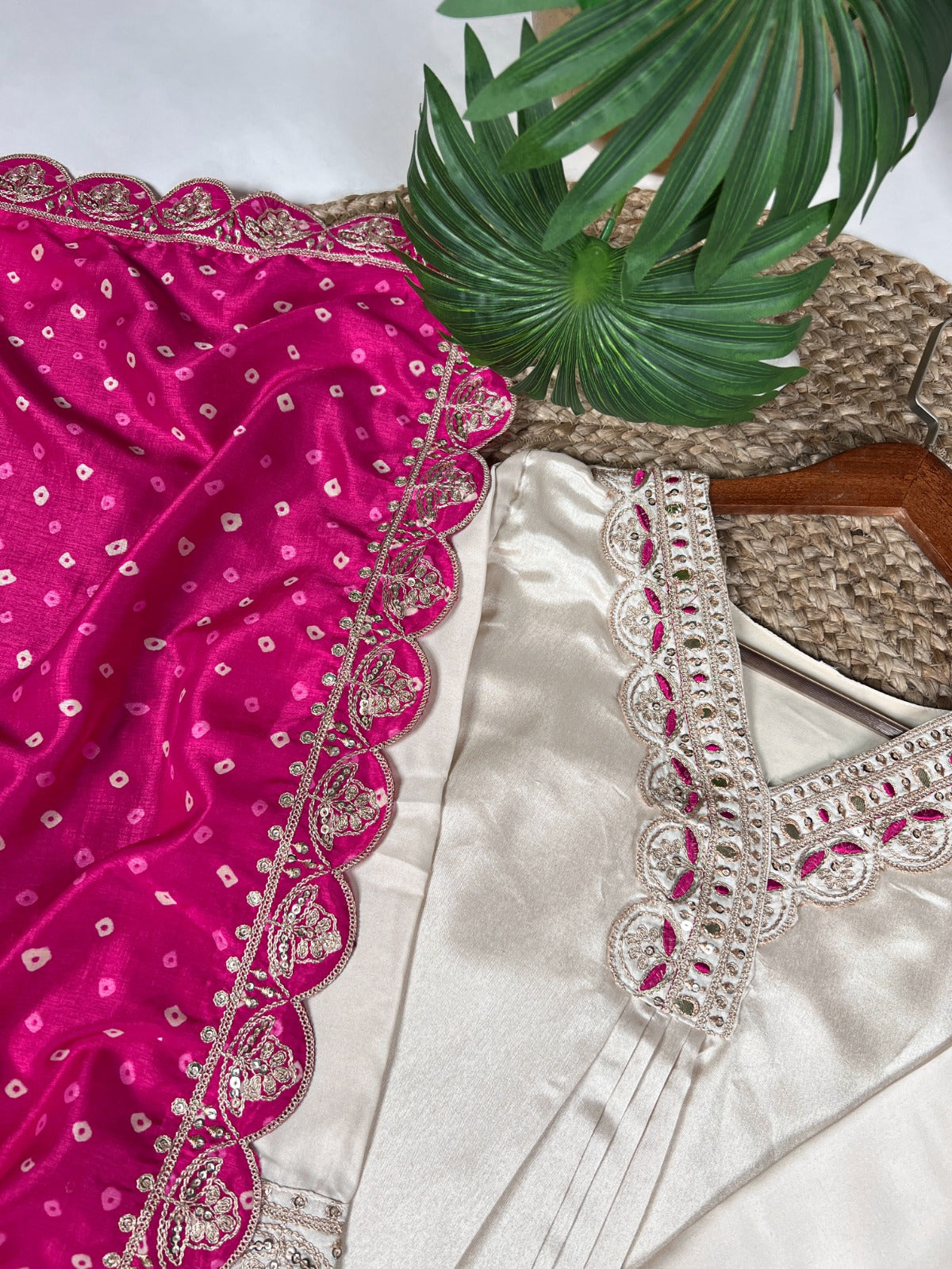 This cream Moonga silk suit with fine embroidery exudes effortless elegance, while the fuchsia pink dupatta💗 Rpd Fashion