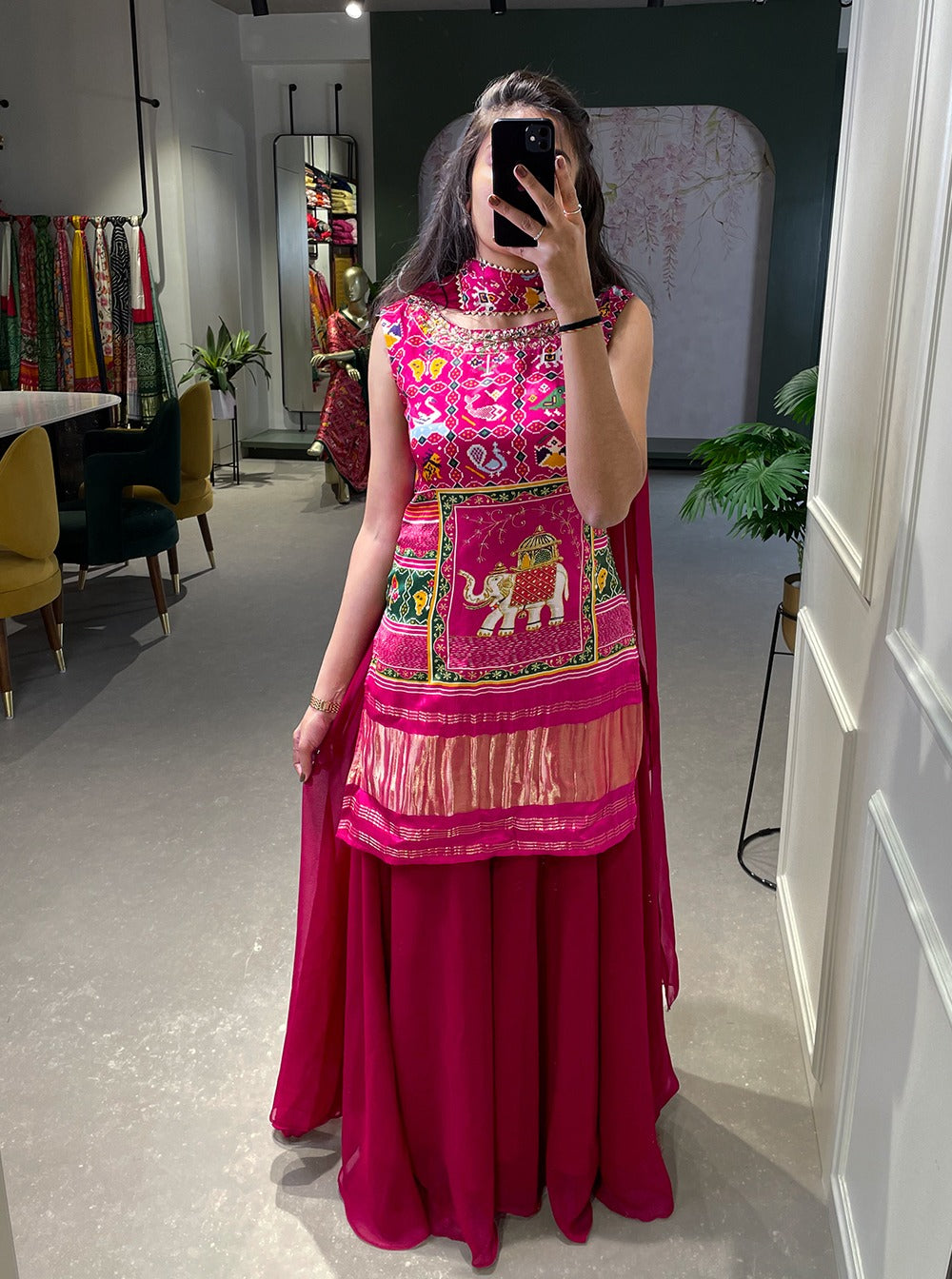 BEAUTIFUL GAJJI SILK PRINTE KURTI PLAZO Rpd Fashion