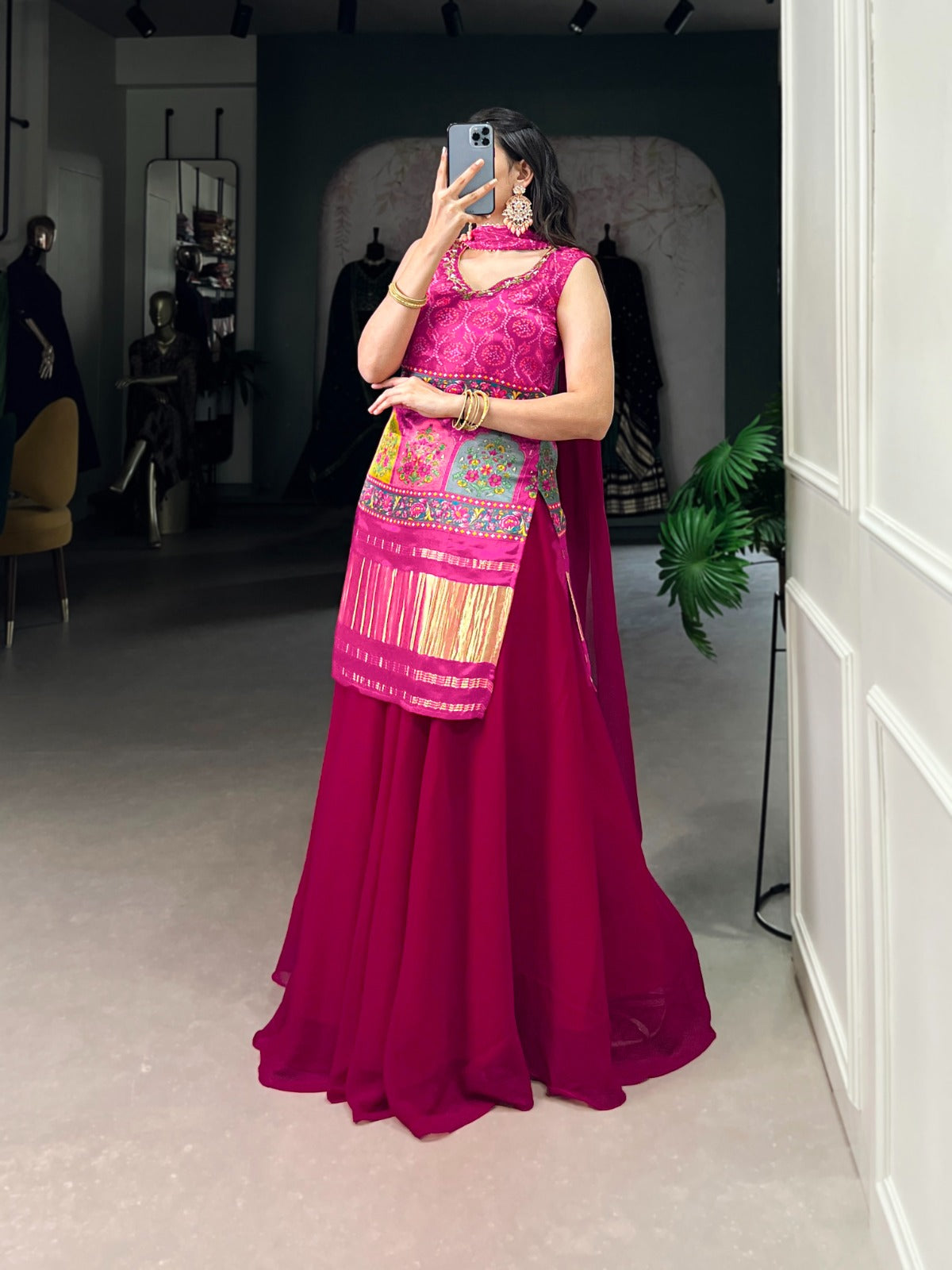 BEAUTIFUL GAJJI SILK PRINTE KURTI PLAZO Rpd Fashion
