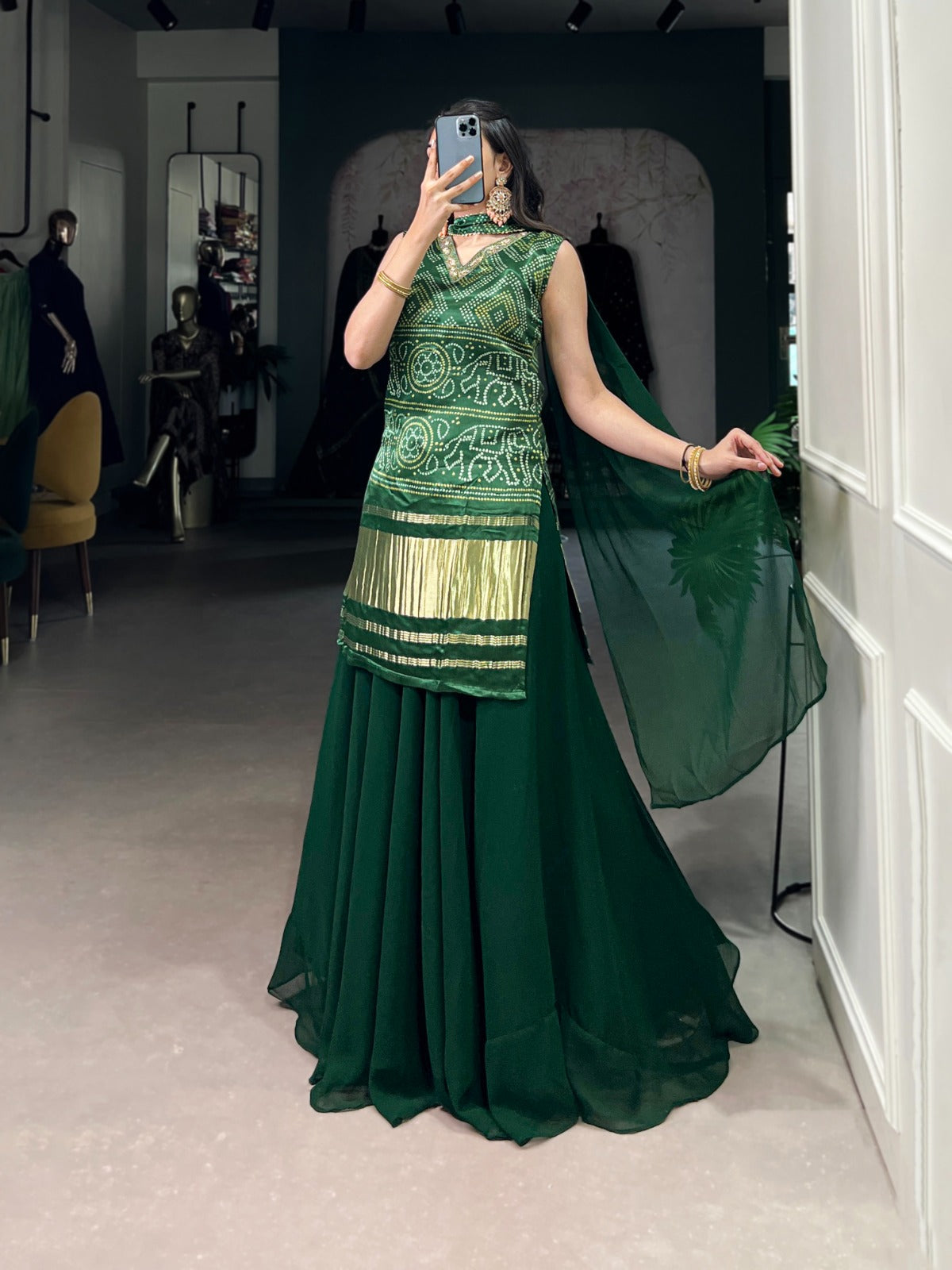 BEAUTIFUL GAJJI SILK PRINTE KURTI PLAZO Rpd Fashion